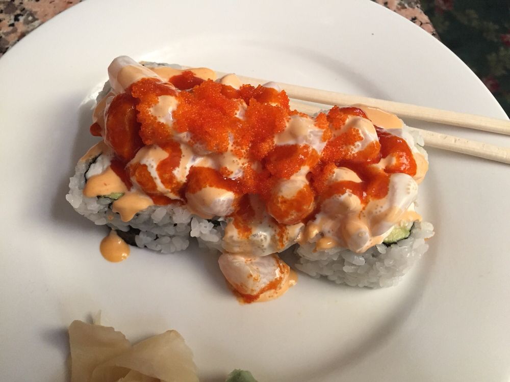 Order Spicy Scallop Roll food online from Rice Bowl store, Chico on bringmethat.com