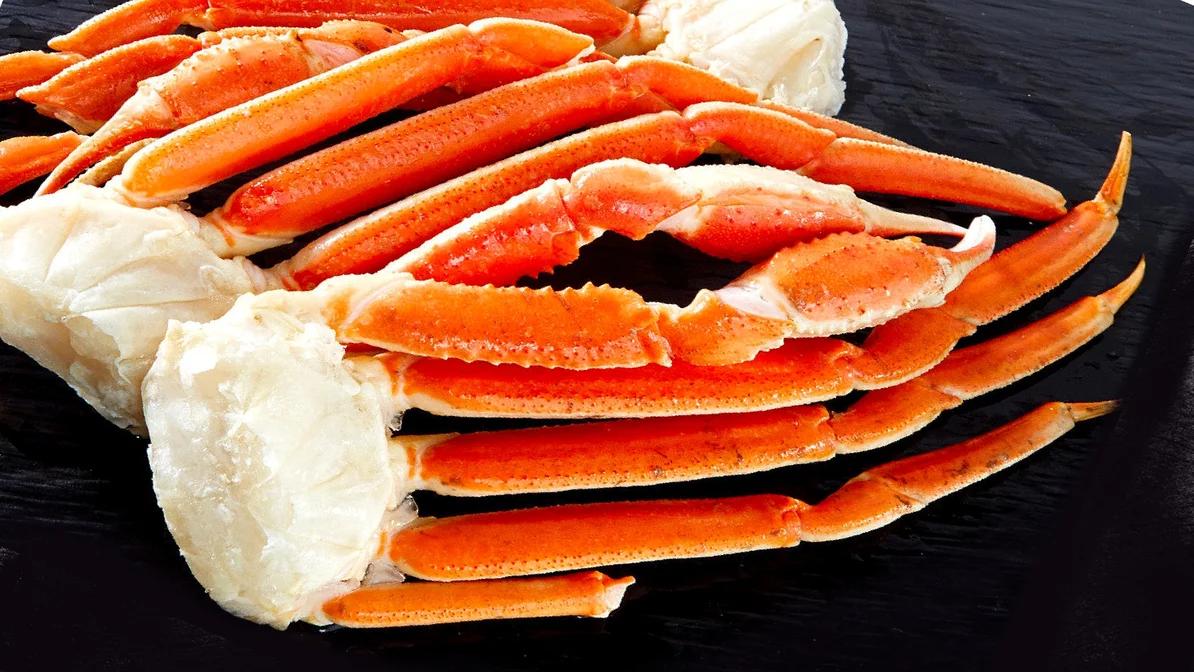 Order Snow Crab Legs 1/2 lb. food online from Red Crab Juicy Seafood store, Cleveland on bringmethat.com