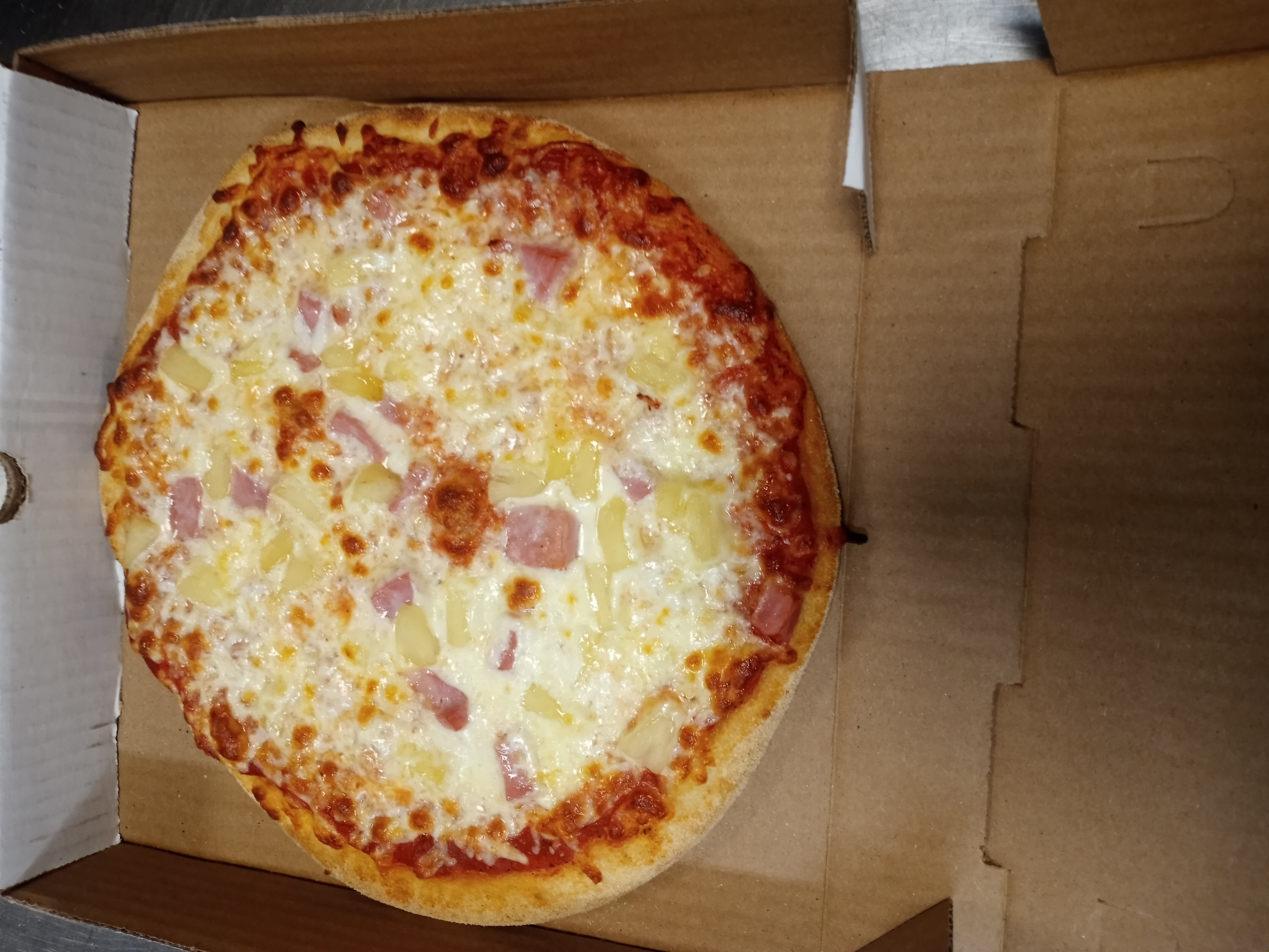 Order Hawaiian Pizza food online from Worcester Pizza Factory store, Worcester on bringmethat.com