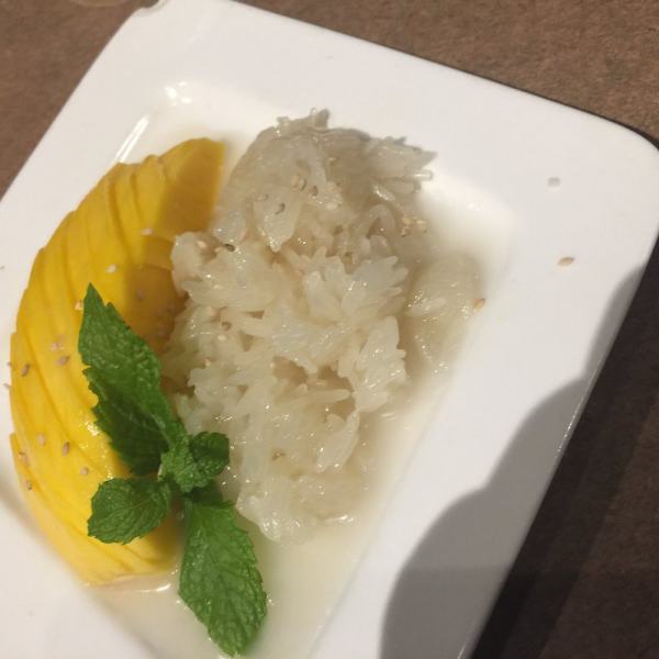 Order 79. Sweet Sticky Rice with Mango food online from Bangkok Garden Thai Cuisine store, Daly City on bringmethat.com