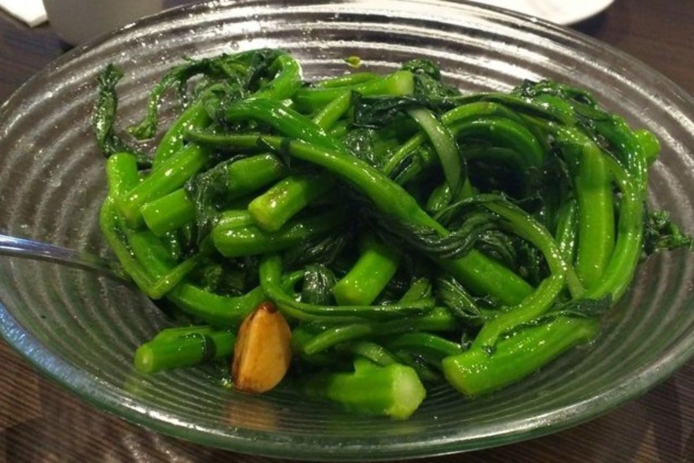 Order Stir-Fry Choy Sum with Garlic - 蒜蓉炒菜心 food online from Pho Element store, San Mateo on bringmethat.com