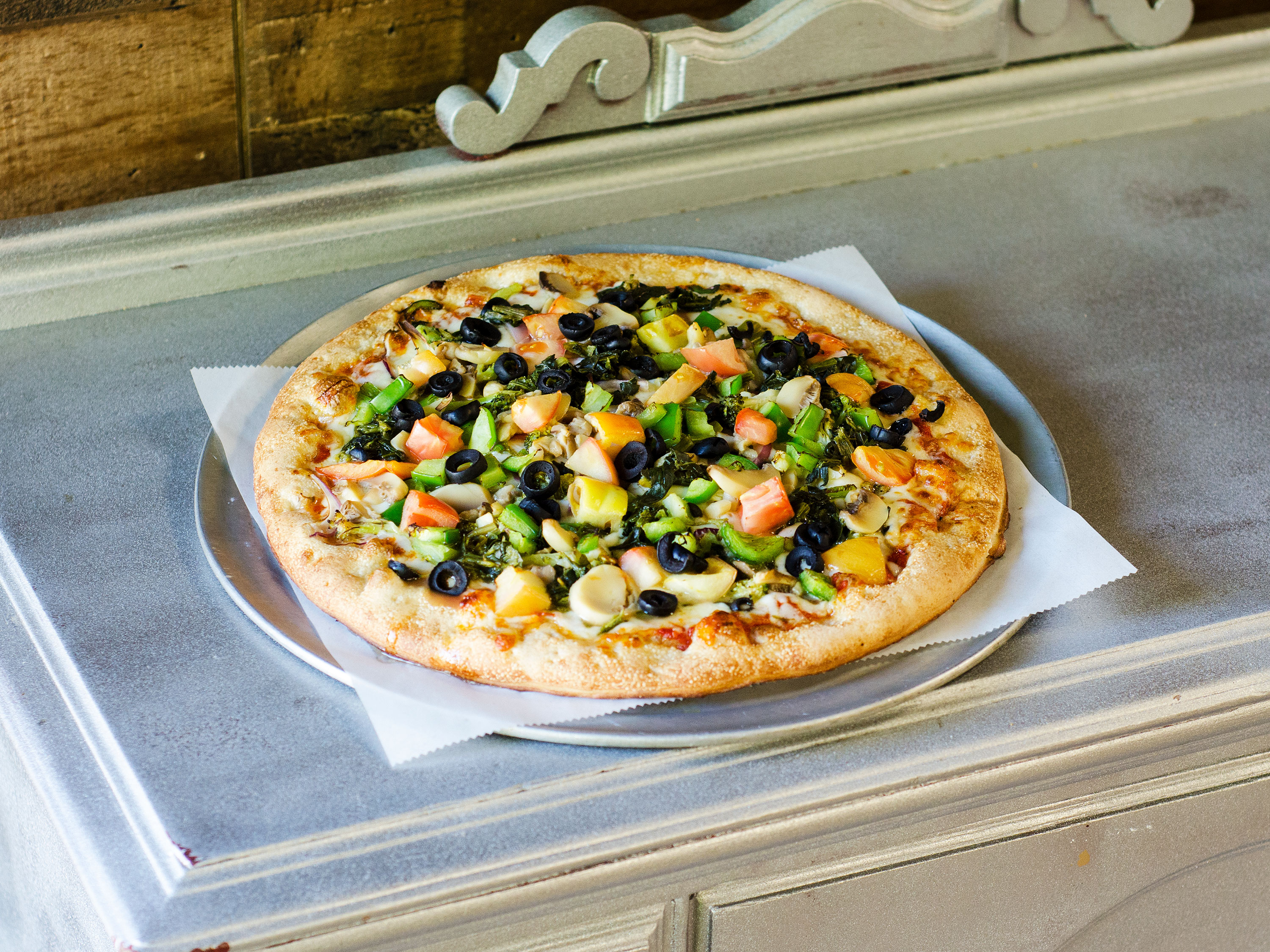 Order Veggie Quesadilla food online from Love Park Pizza & Chicken store, Philadelphia on bringmethat.com