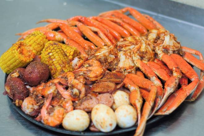 Order Seafood Deluxe Combo food online from Florence Crab House store, Florence on bringmethat.com