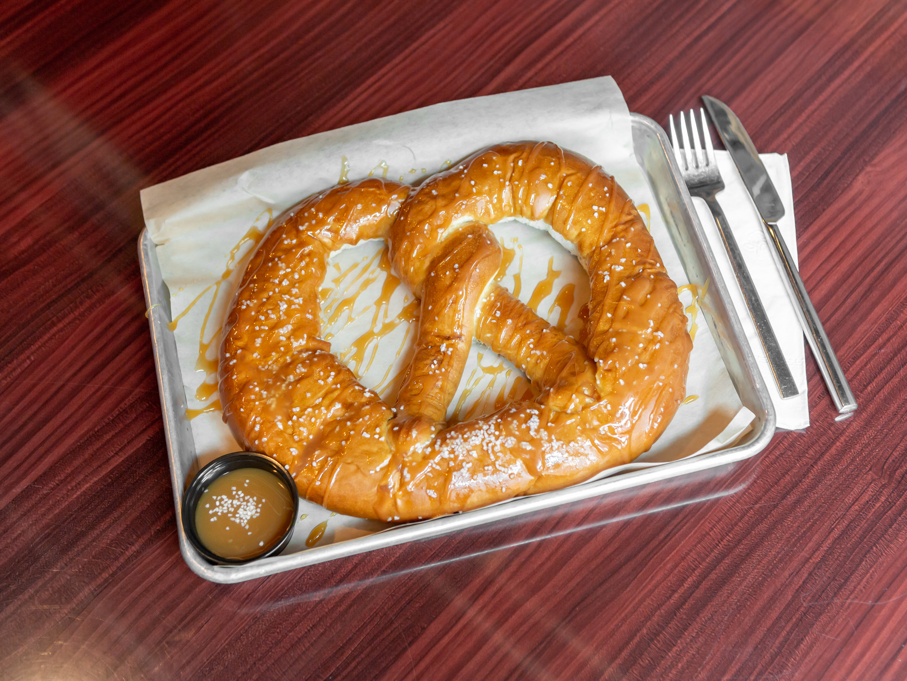 Order Giant Dessert Pretzel food online from Life On The Sweets store, Ann Arbor on bringmethat.com