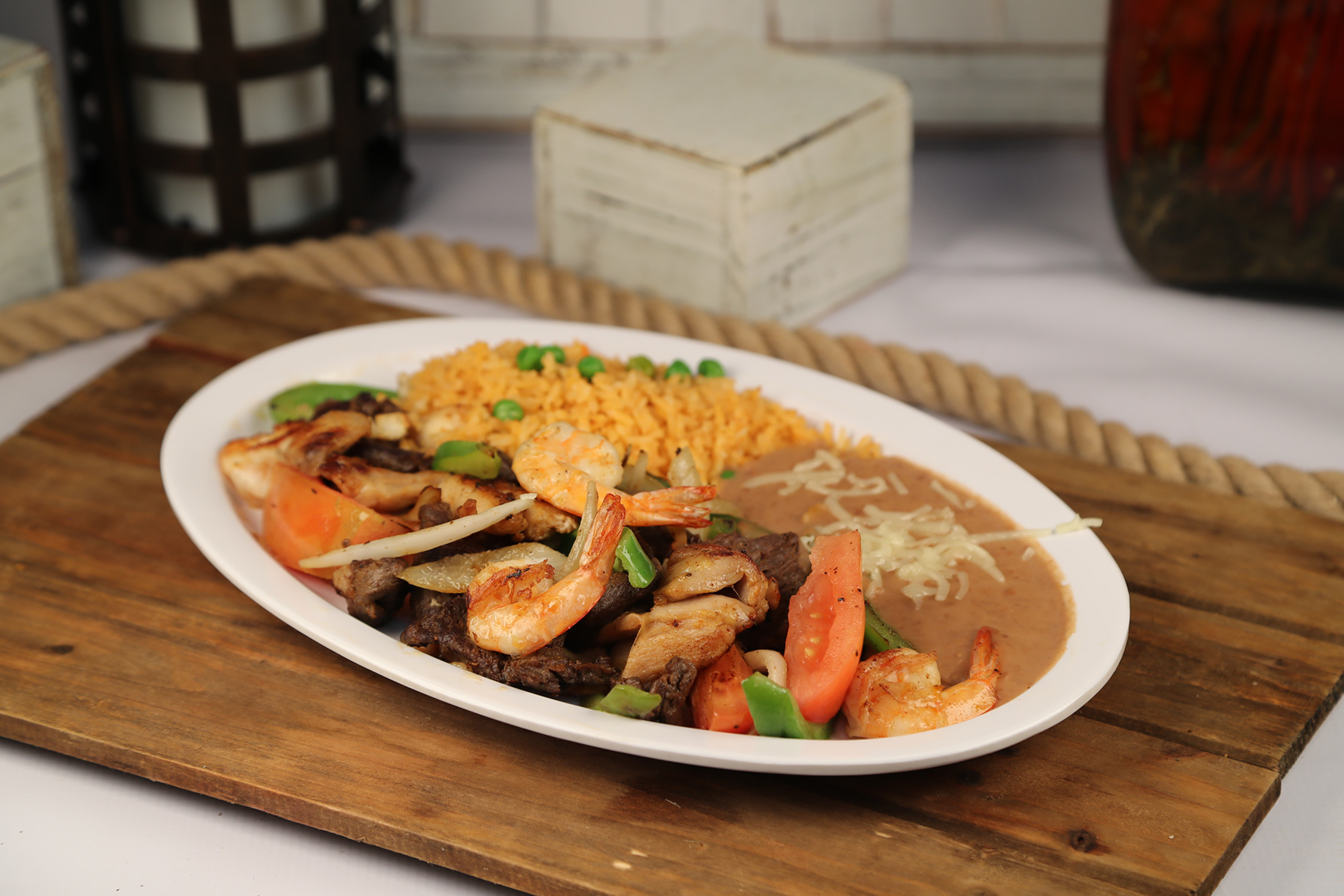 Order 58. Shrimp Fajitas food online from Rodeo Mexican Grill store, Los Angeles on bringmethat.com