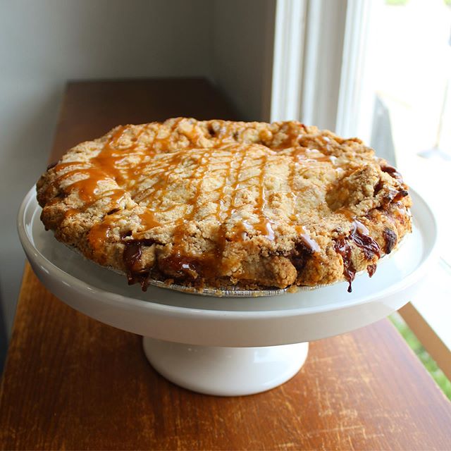 Order Apple Streusel Pie (Whole Pie) food online from Pie Bar Marietta store, Marietta on bringmethat.com