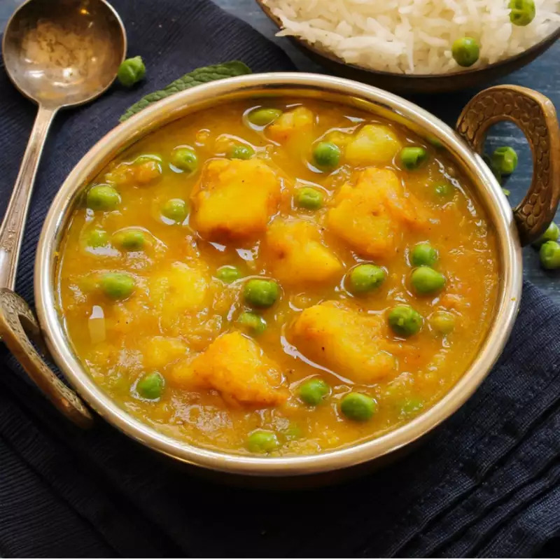 Order Aloo Mutter with basmati rice food online from Great Himalayan Indian Cuisines store, Moore on bringmethat.com