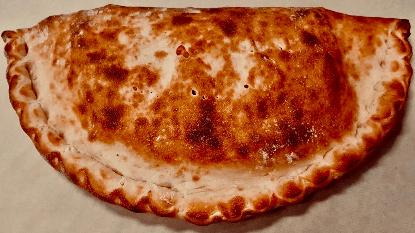 Order Calzone food online from Speederia Pizzeria store, Redwood City on bringmethat.com