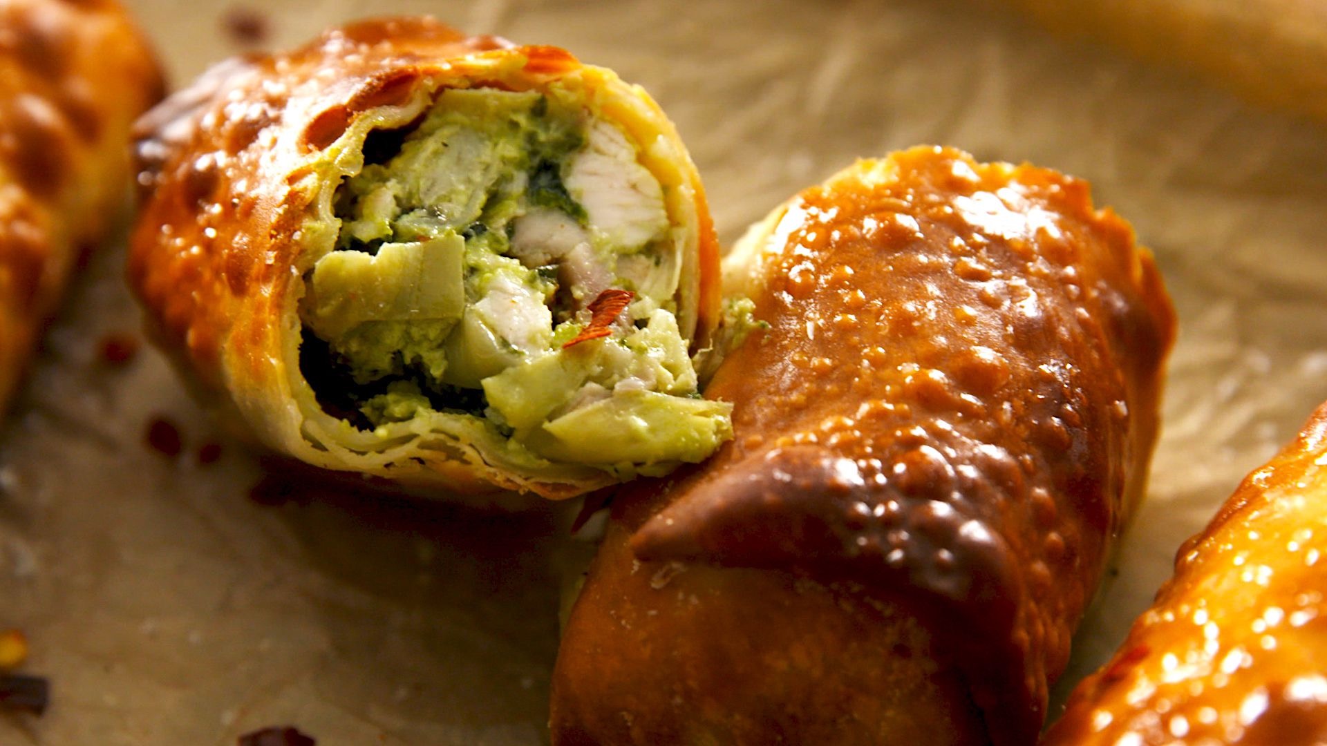Order Spinach Roll food online from Kennedy Fried Chicken Halal store, Woodbridge Township on bringmethat.com