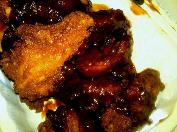Order BBQ Wings food online from Pizza Zone N Grill store, San Francisco on bringmethat.com
