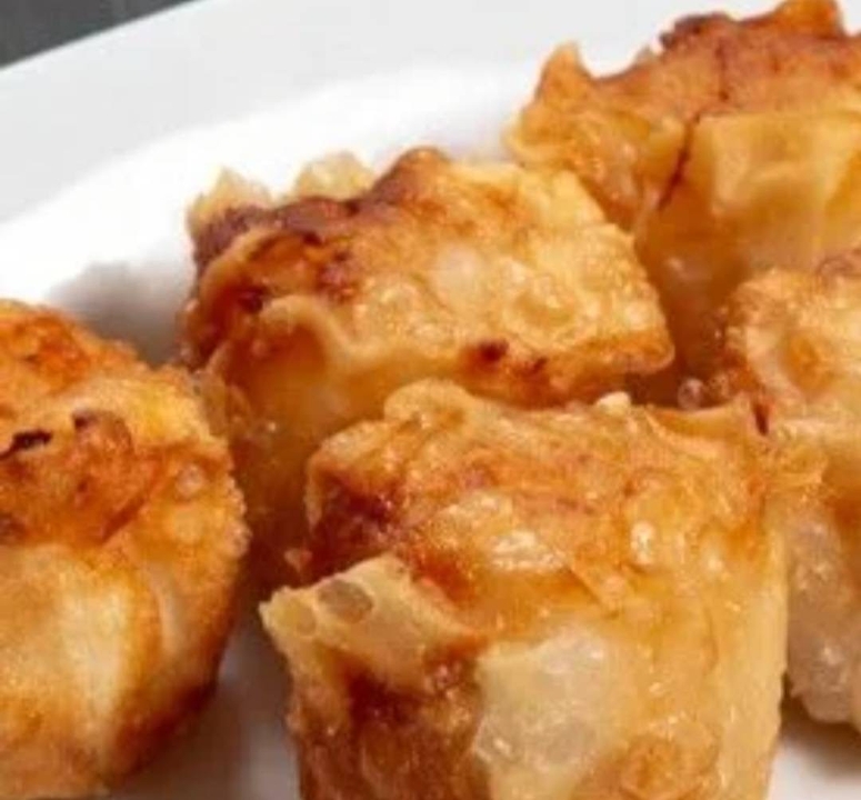 Order Fried shumai food online from Diva Thai Express store, Chicago on bringmethat.com