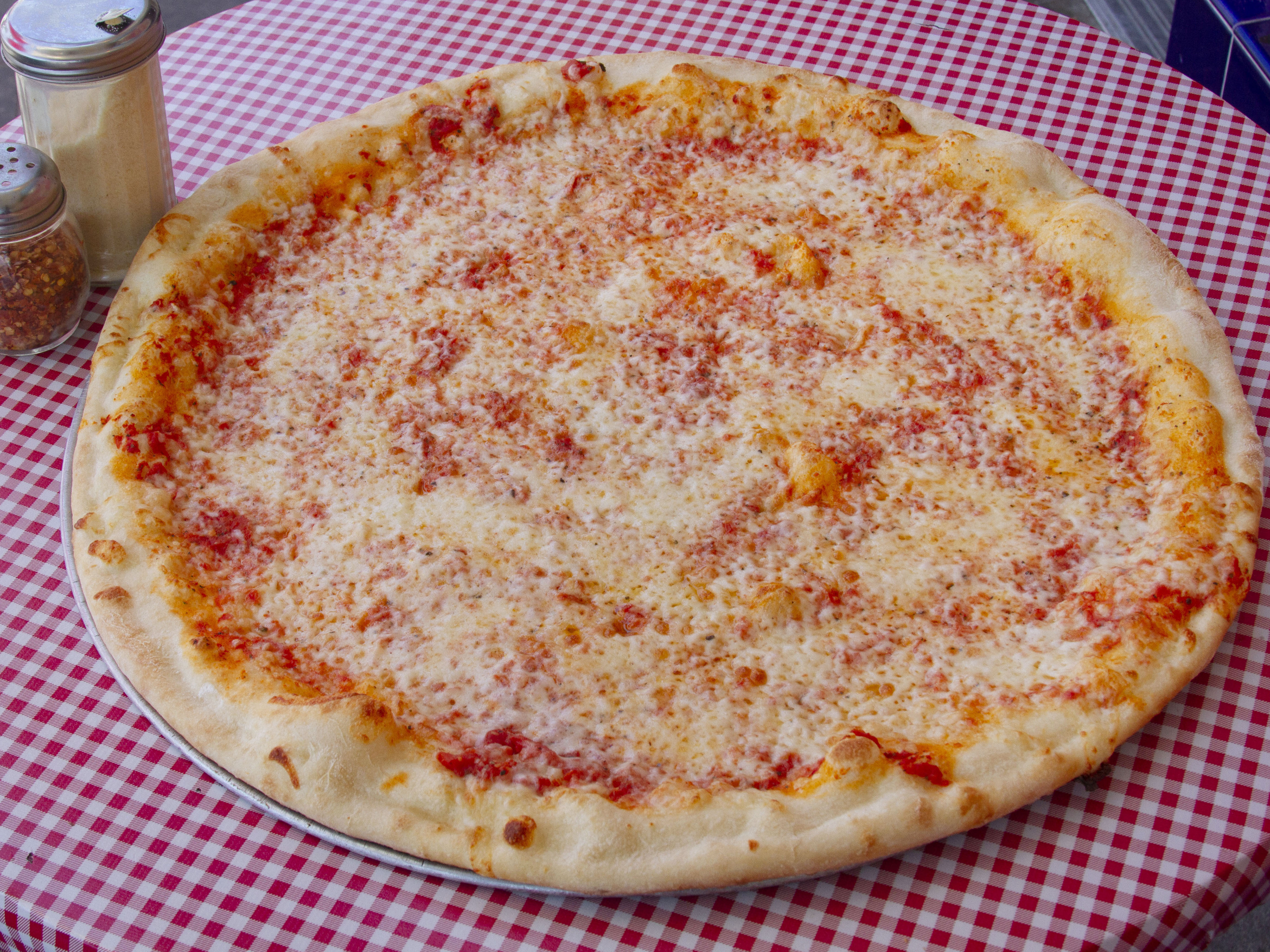 Order Plain Cheese Pizza food online from Richie Pizza & Hot Dogs store, Fresno on bringmethat.com