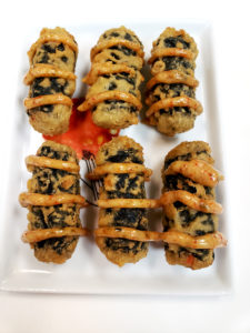 Order Crispy Vegetable Seaweed Rolls  food online from Momo Sushi store, Mundelein on bringmethat.com