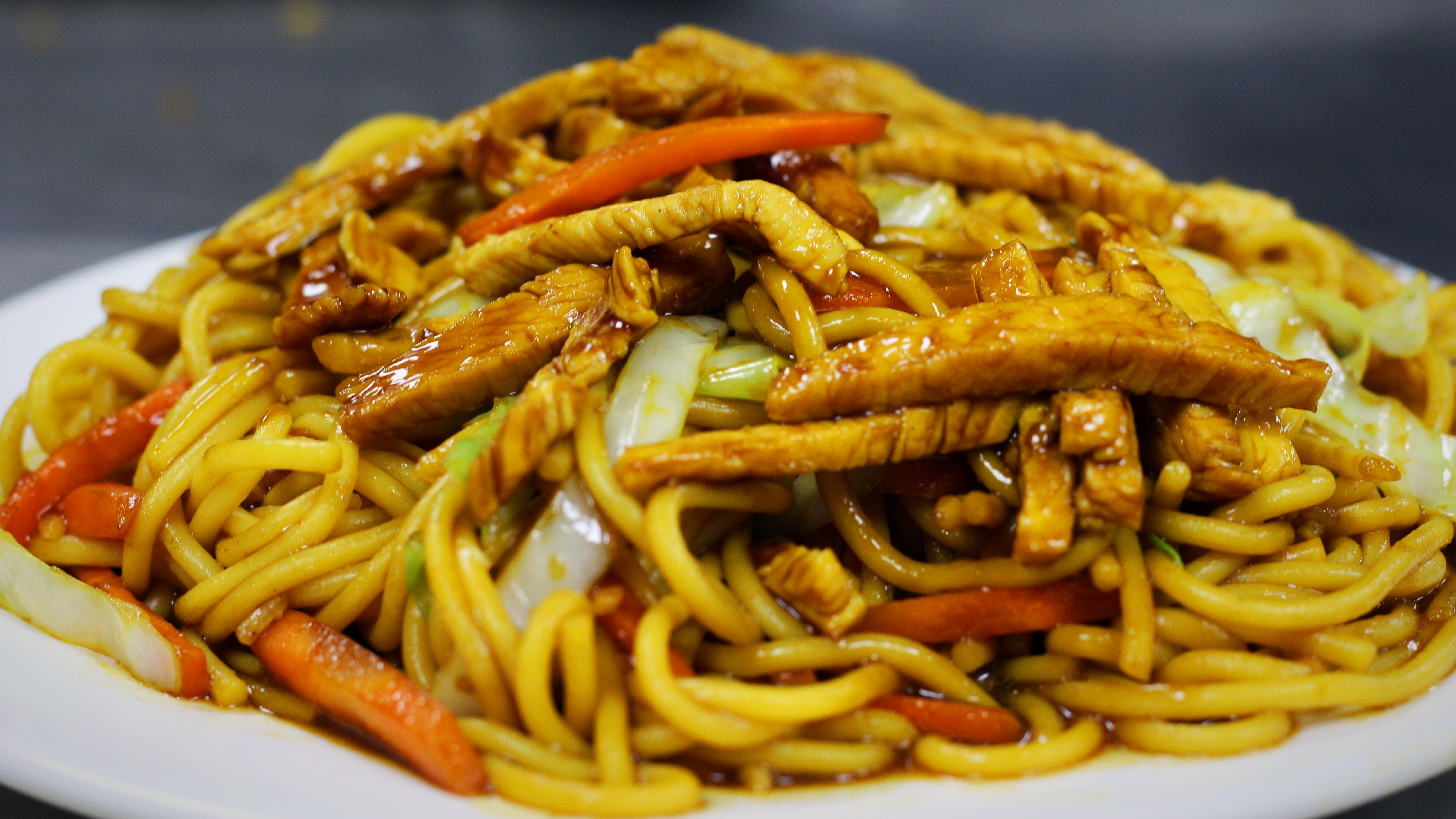 Order L1. Chicken Lo Mein food online from Captain King Seafood City store, Memphis on bringmethat.com