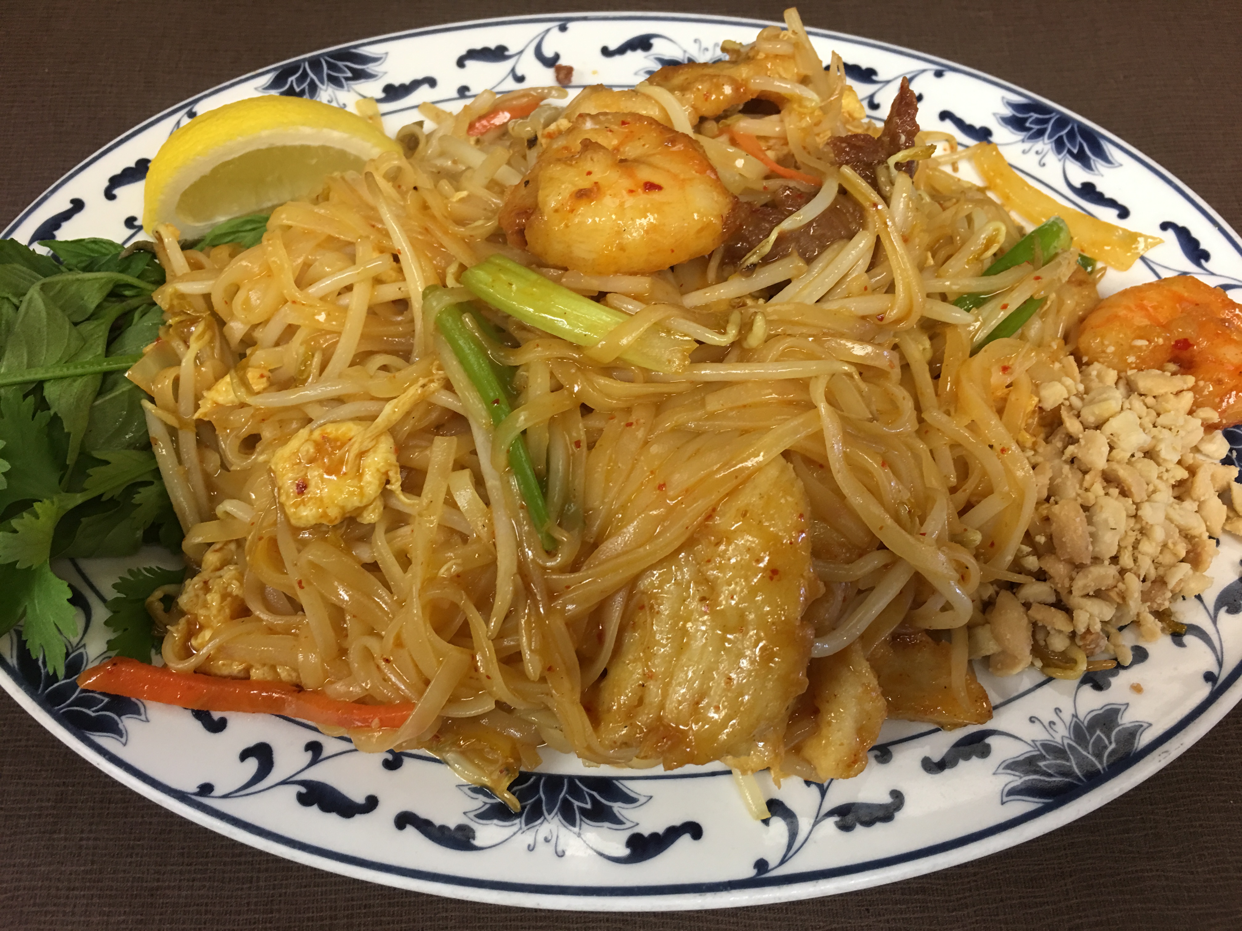 Order R9. Pad Thai food online from QQ Star China Cafe store, Friendswood on bringmethat.com
