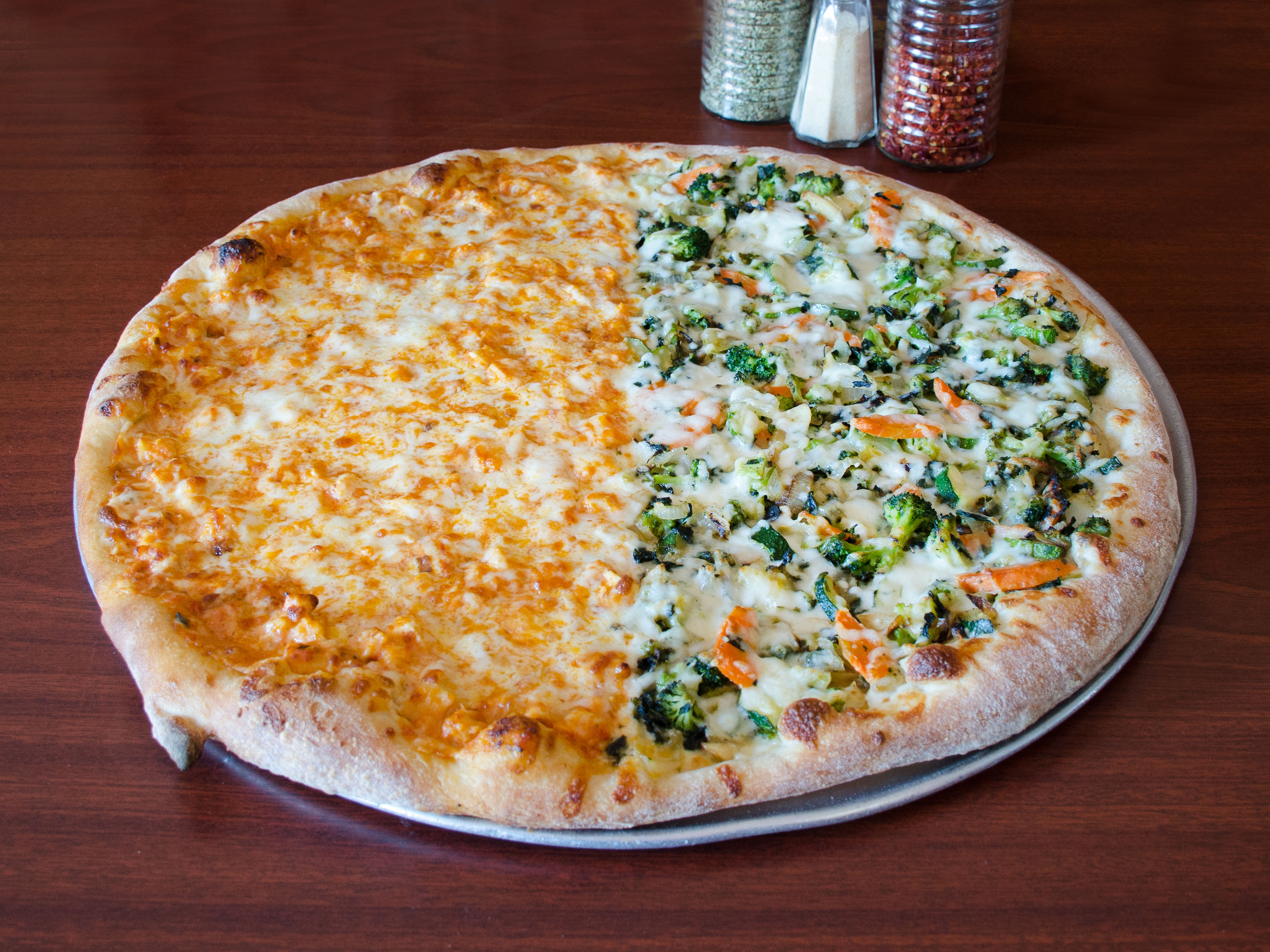 Order Chicken All Vodka Pizza food online from Cafe Boccellis store, East Meadow on bringmethat.com