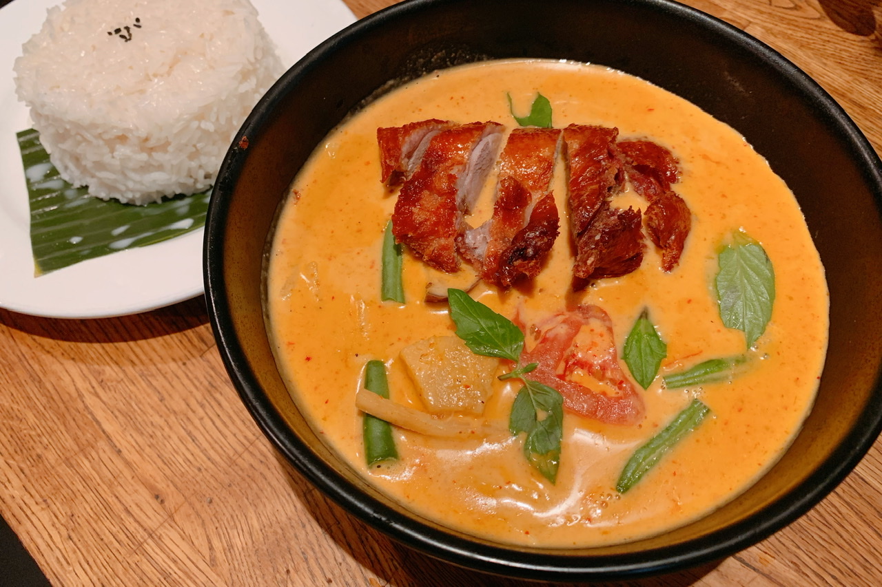 Order DUCK CURRY food online from Thai Diva Cuisine store, Woodside on bringmethat.com