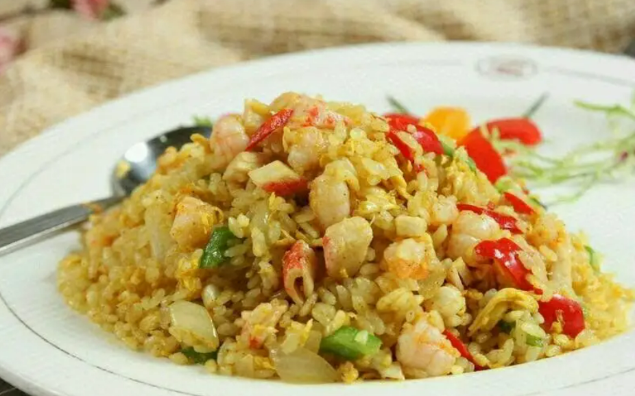 Order Curry Seafood Fried Rice/海鲜咖喱炒饭 food online from Taste Of India store, West Lafayette on bringmethat.com
