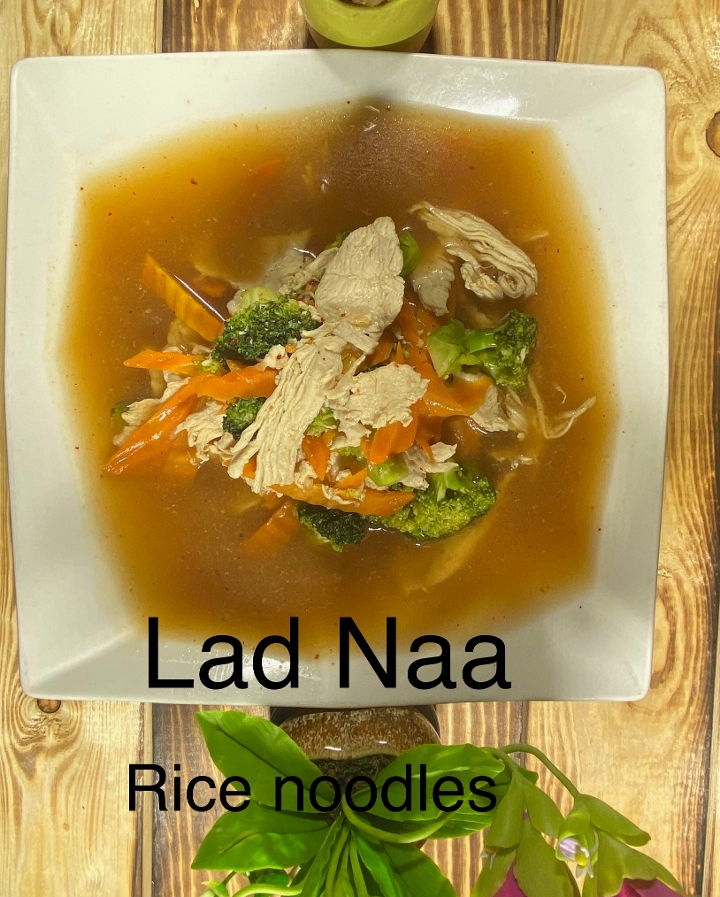 Order N4. Lad Naa Dinner -3PD food online from Chaang Thai Restaurant store, Morgantown on bringmethat.com