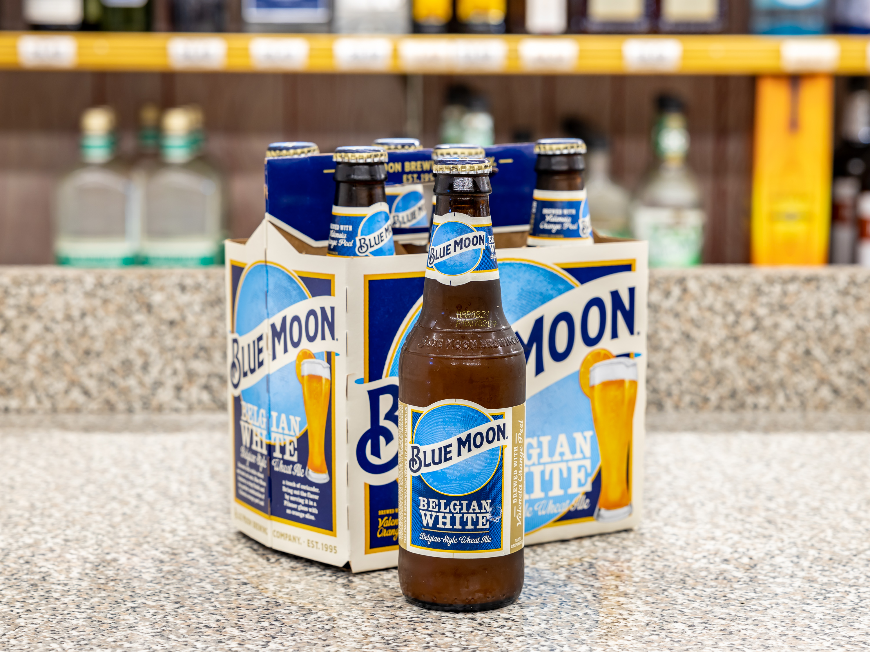 Order Blue Moon, 6 Pack 12 oz. Bottle Beer 5.4% ABV food online from Liquor Republic store, Cypress on bringmethat.com