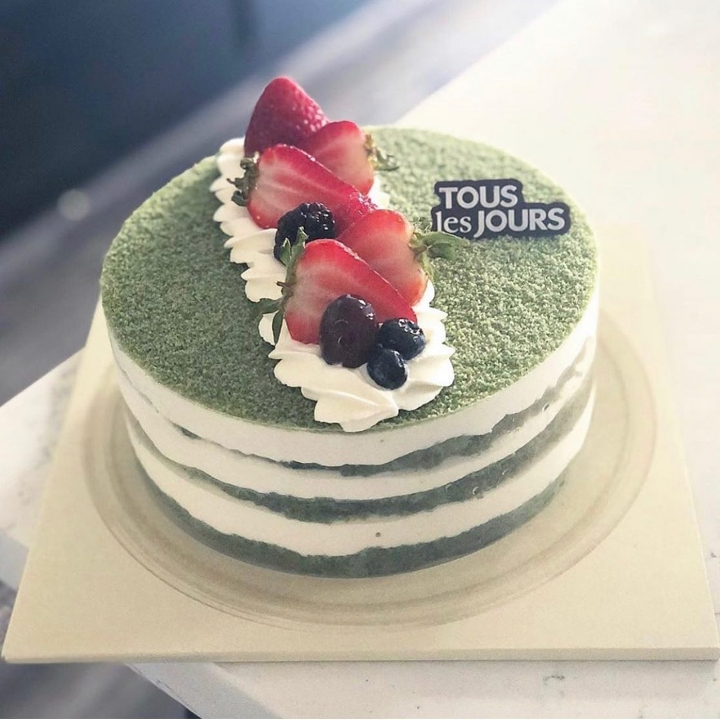 Order Green Tea Cloud #2 food online from Tous Les Jours store, Natick on bringmethat.com