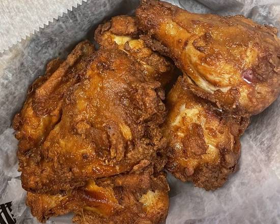 Order Chicken Wings (6 pcs) food online from Riffys Kitchen store, Sayreville on bringmethat.com