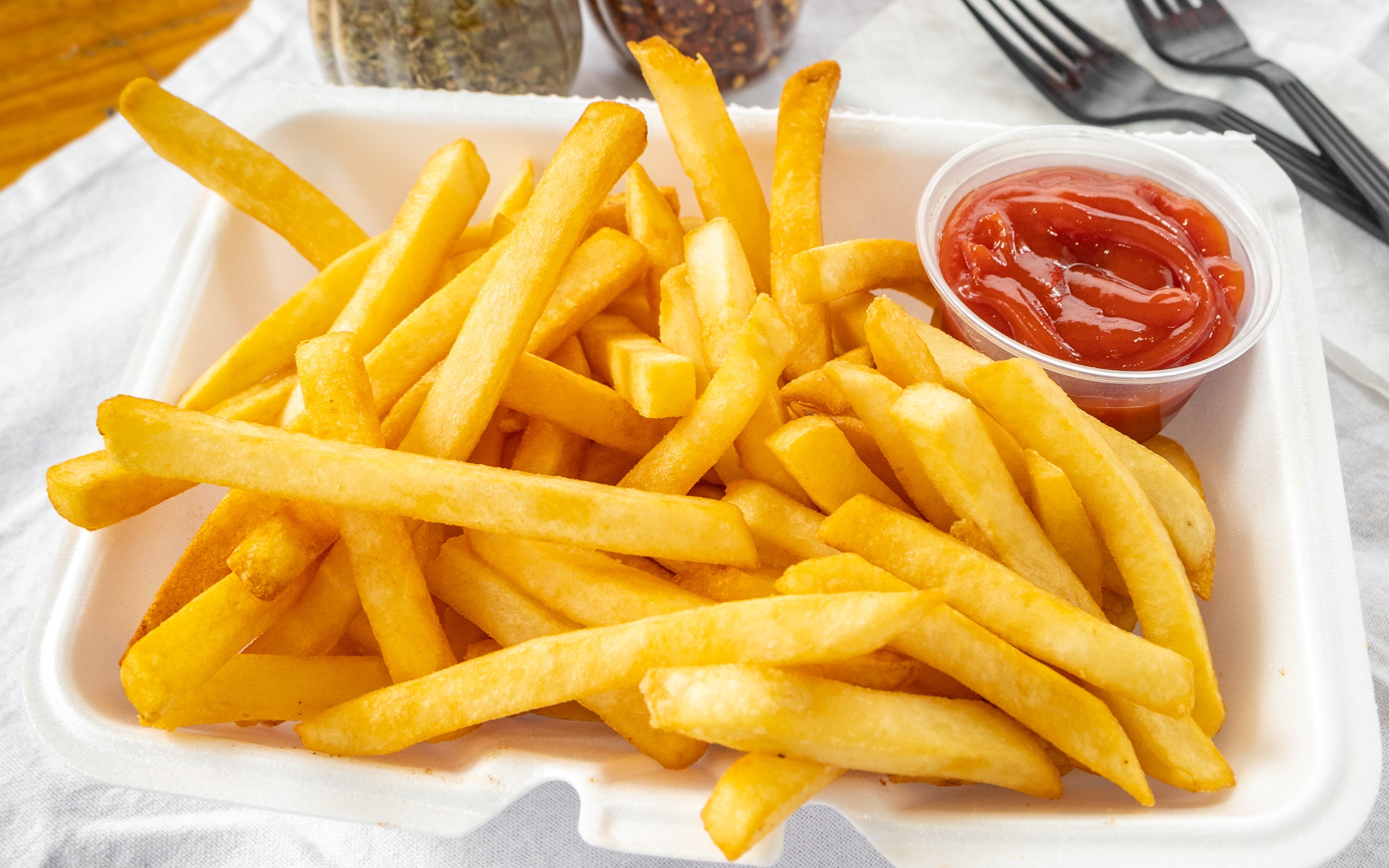 Order French Fries - Small food online from Golden Crust Pizzeria store, Philadelphia on bringmethat.com