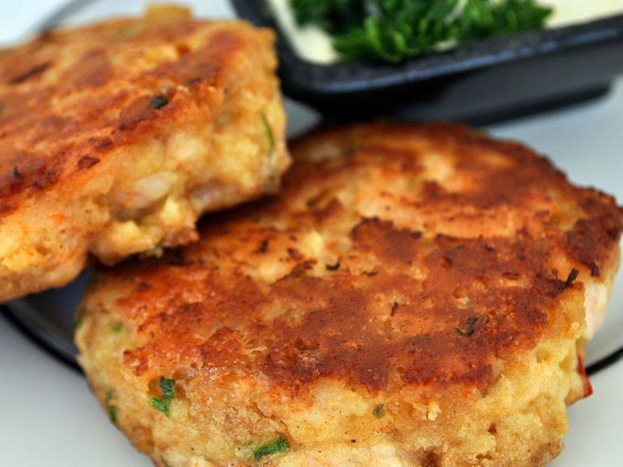 Order Crab Cakes food online from Sagres Bar & Grill store, Newark on bringmethat.com