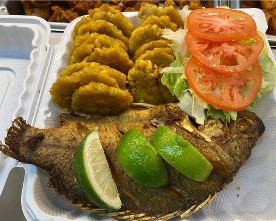 Order Pescado Tilapia, Tostones, Ensalada Verde, Tomates Y limón food online from Peralta Brentwood Deli Grocery store, Brentwood on bringmethat.com