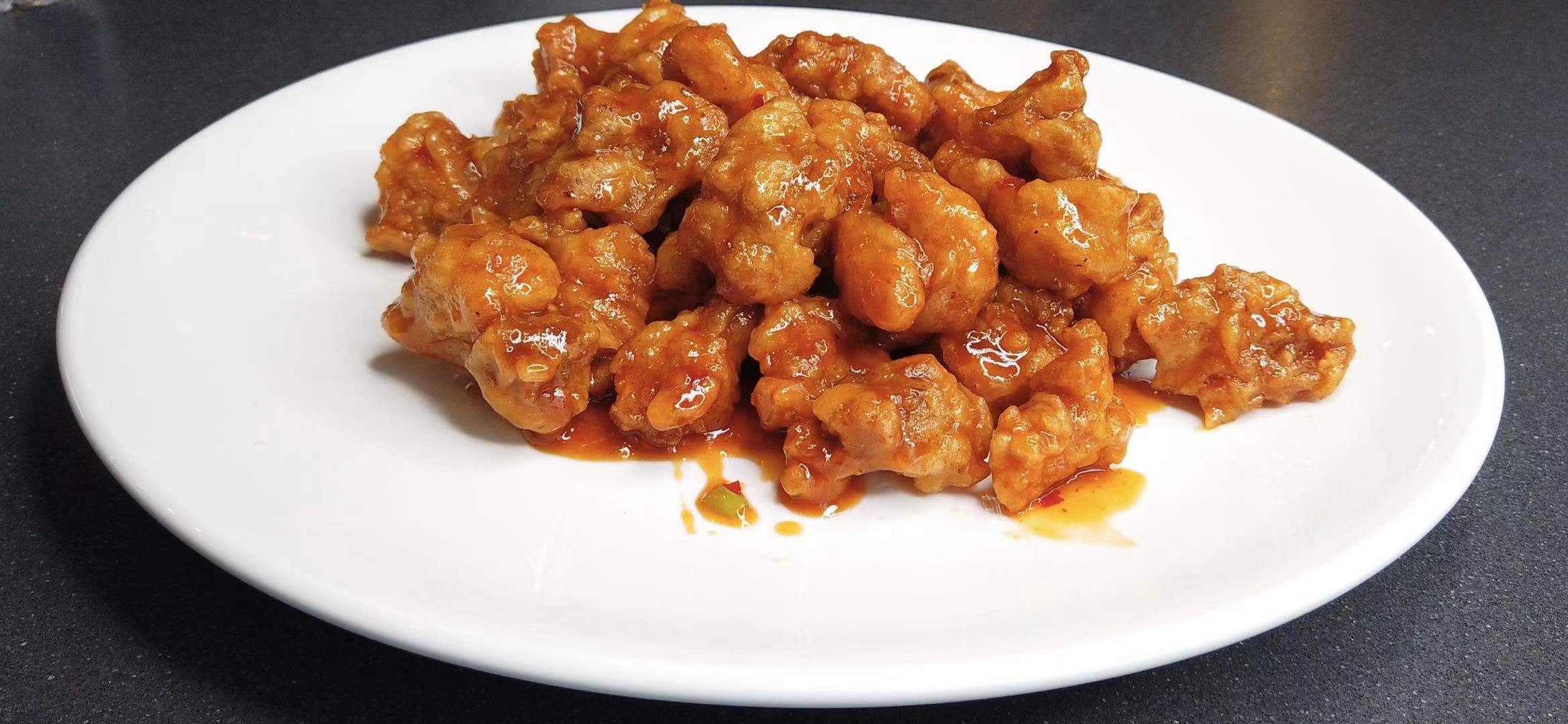 Order C7. General Tso's Chicken food online from Wei Authentic Chinese Cuisine store, Marietta on bringmethat.com