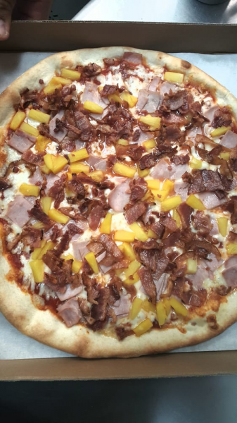Order Hawaiian Dream Pizza food online from The Hideout Pizza & Grill store, Anaheim on bringmethat.com