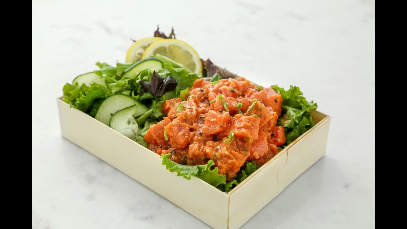 Order Fire Tartare / Spicy Ahi by the pound w/ Seaweed Salad food online from Blue Whale Poke Bar & Grill store, San Mateo on bringmethat.com