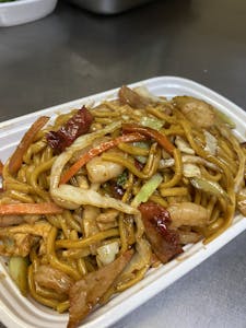 Order 90. House Lo Mein food online from Redwood Chinese Restaurant store, Clarksville on bringmethat.com