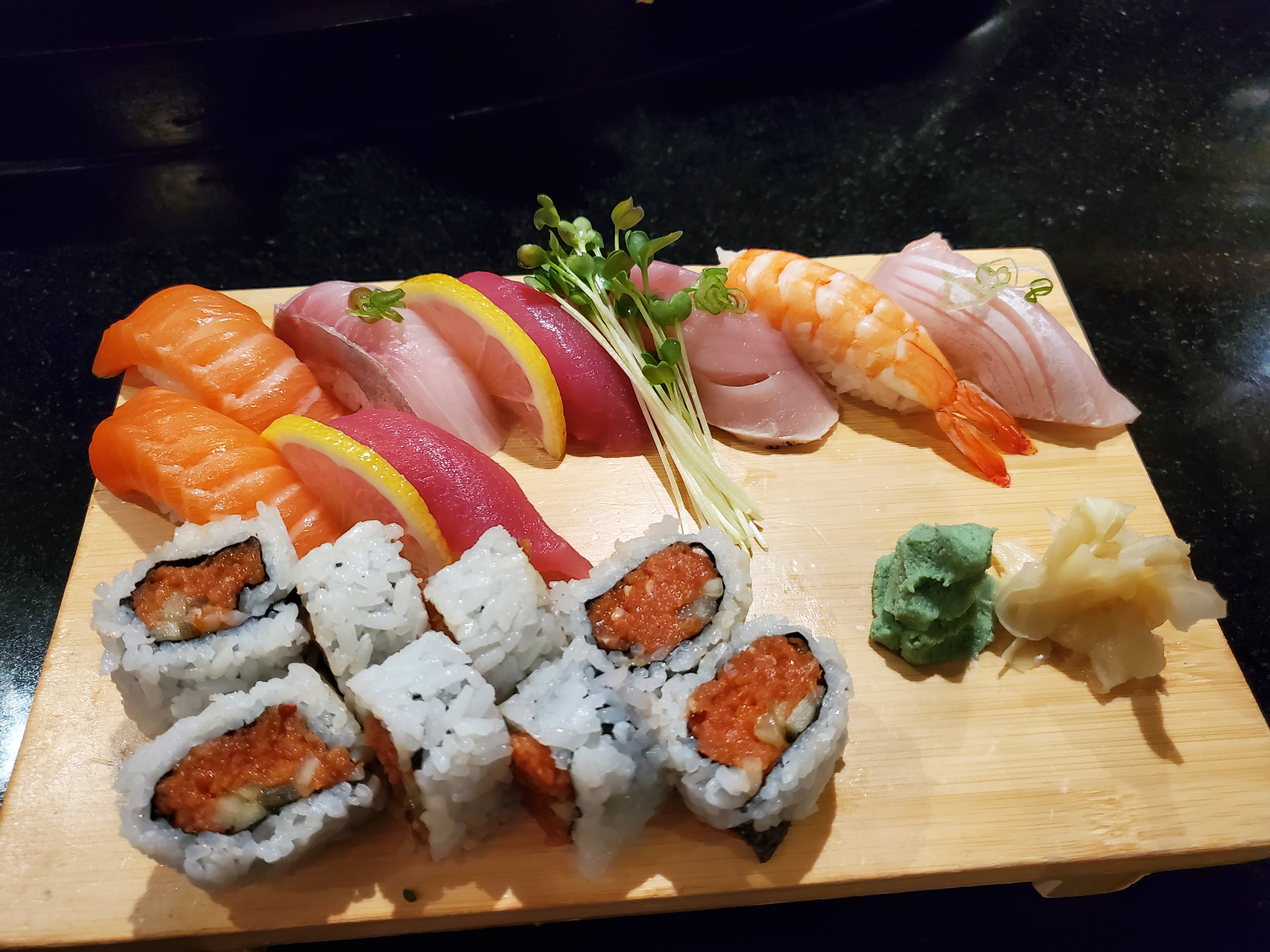 Order 8pcs Sushi w/ Spicy Tuna Roll food online from Kiku Sushi store, Los Angeles on bringmethat.com