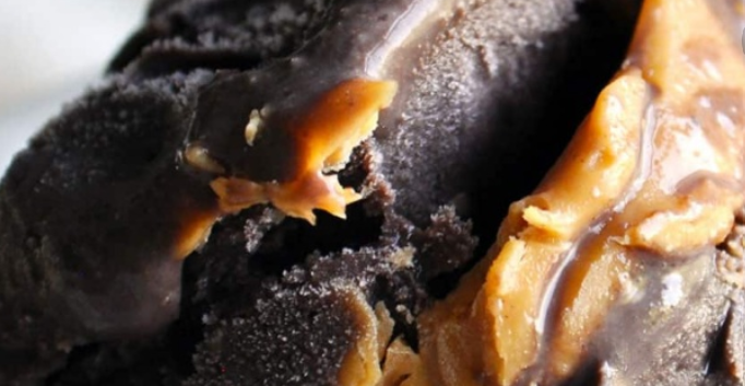 Order Chocolate Peanut Butter food online from Landon Ices store, La Plata on bringmethat.com
