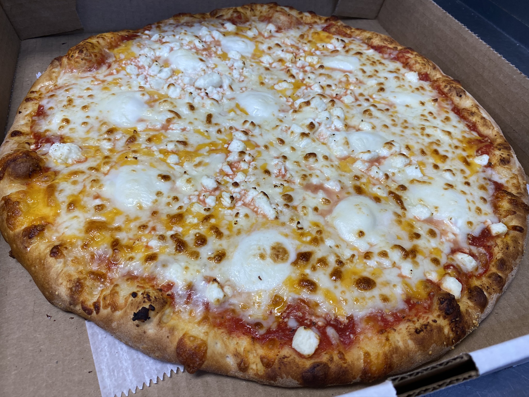 Order Cheese Lovers Pizza food online from Riviera Pizza & Pasta store, New Kensington on bringmethat.com