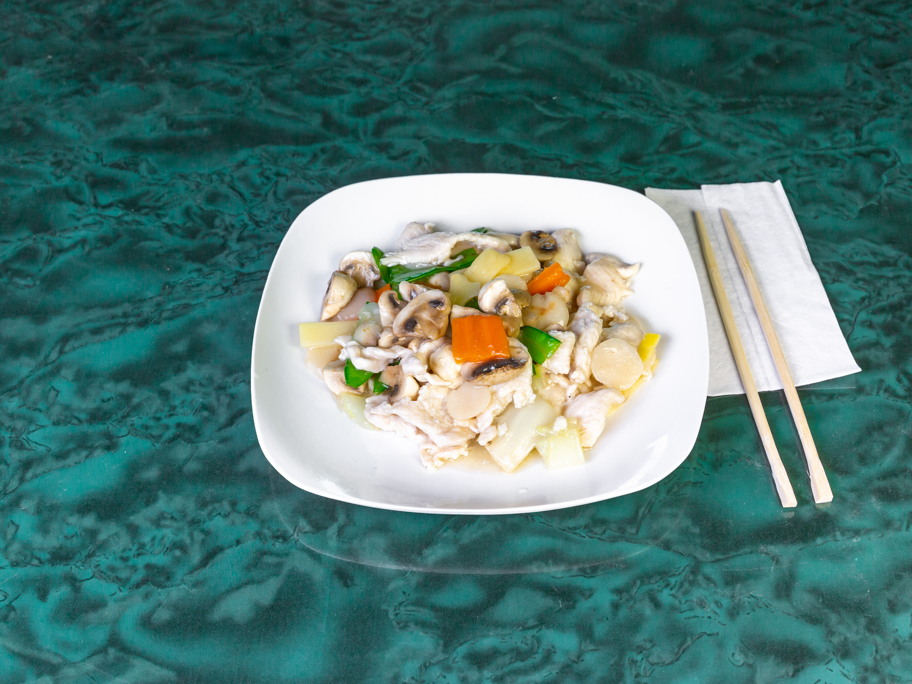 Order 76. Moo Goo Gai Pan food online from Peking Restaurant store, Covington on bringmethat.com