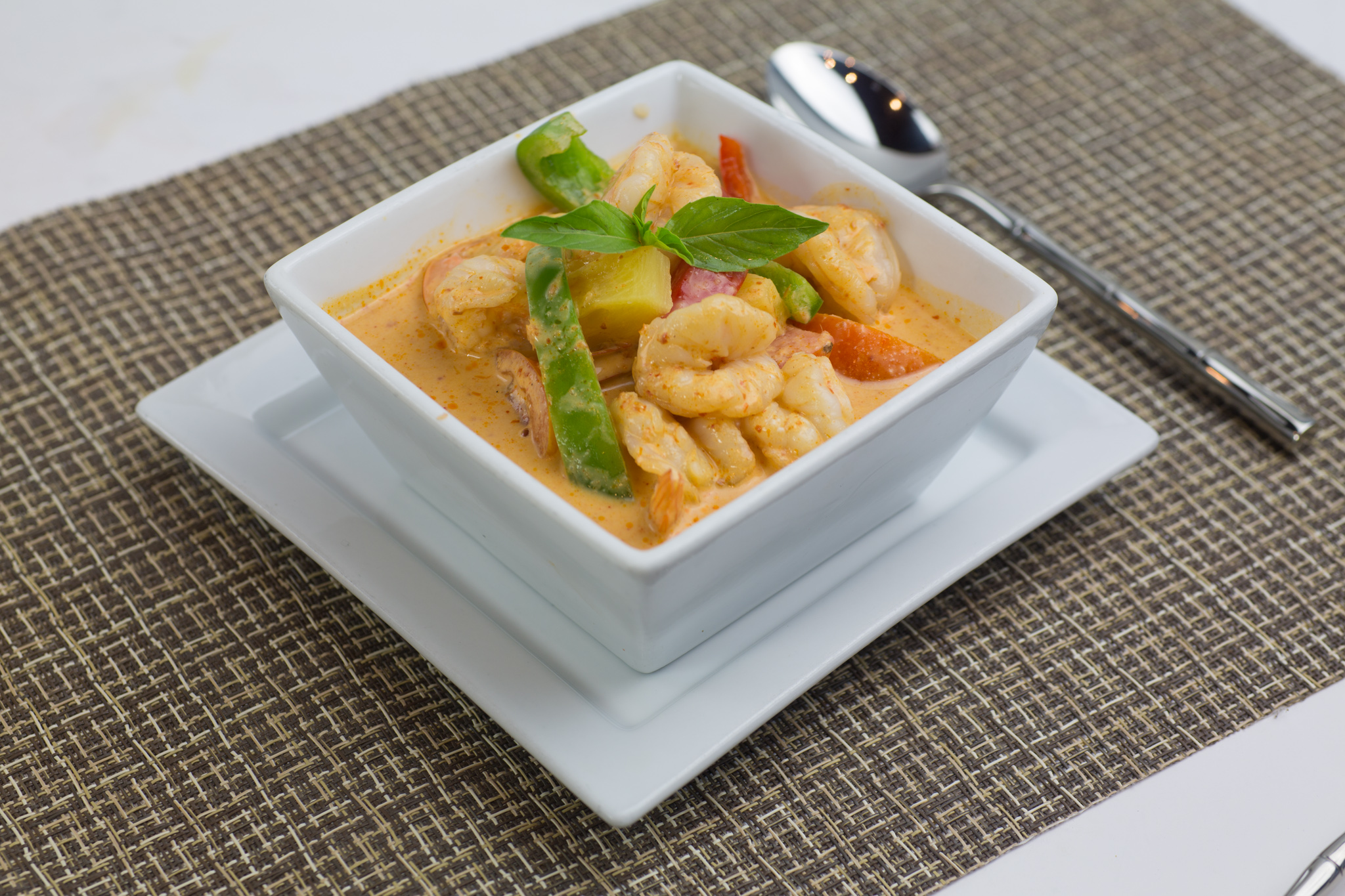 Order Shrimp & Pineapple Curry food online from Thai Eagle Rox store, Los Angeles on bringmethat.com