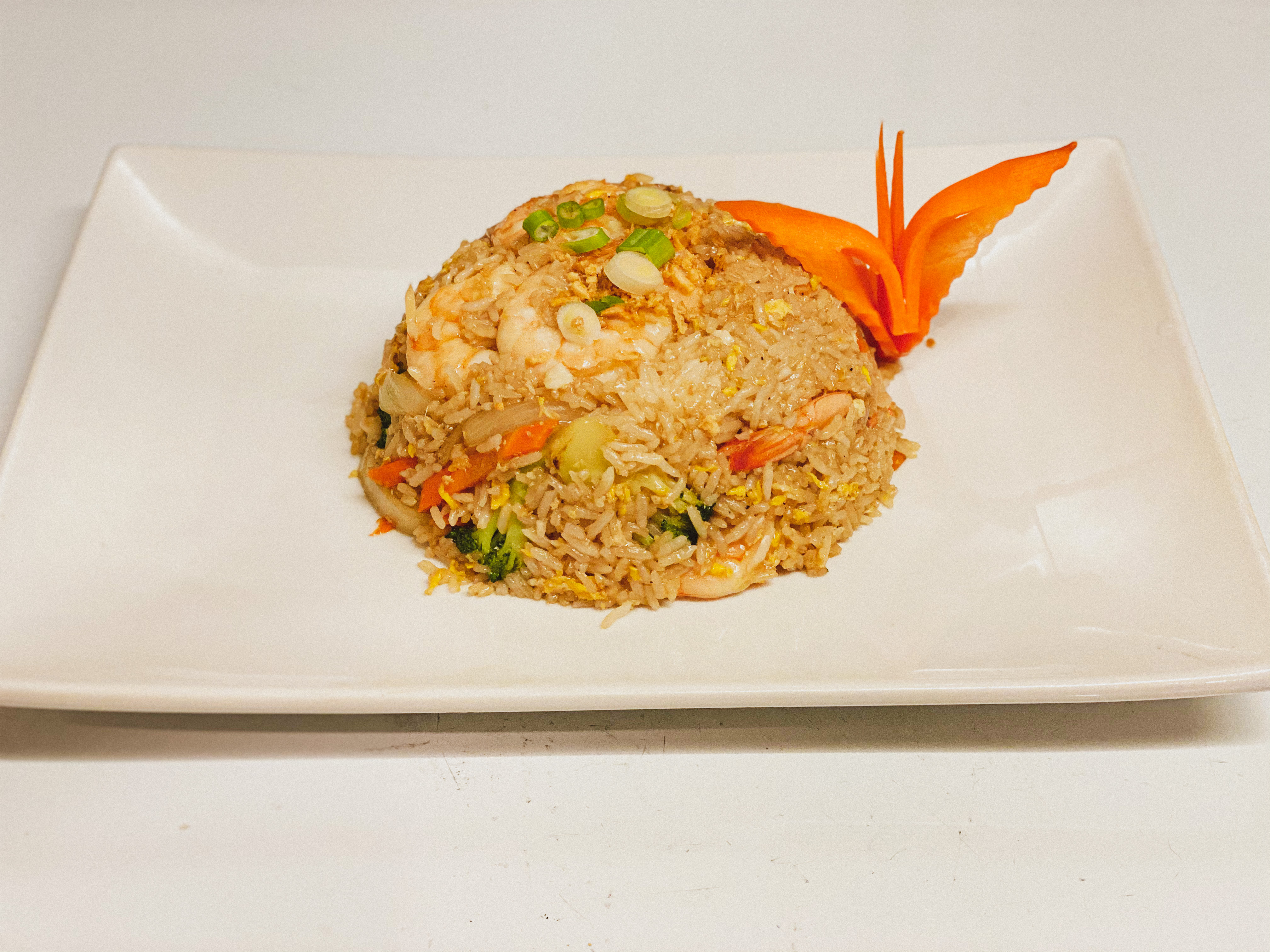 Order 1. Thai Fried Rice food online from Hug Thai Restaurant store, Pittsburgh on bringmethat.com