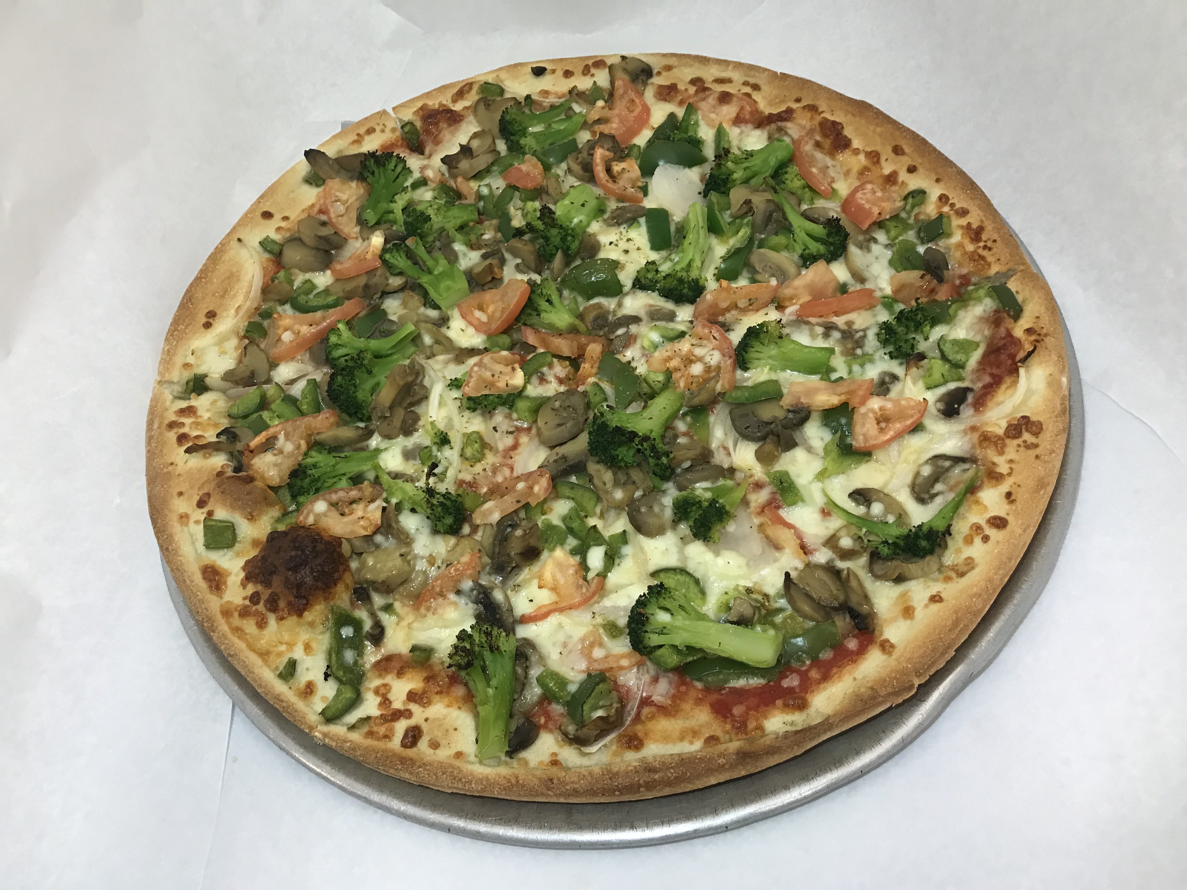 Order Veggie Pizza food online from Boston House of Pizza store, Roslindale on bringmethat.com