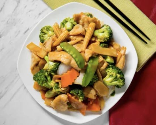 Order Chicken with Mixed Veg. 素菜鸡 food online from China Cafe store, South Bend on bringmethat.com