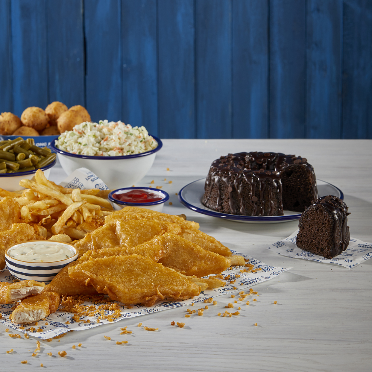 Order 10pc Fish and Chicken Meal with FREE CAKE food online from Long John Silver store, San Antonio on bringmethat.com