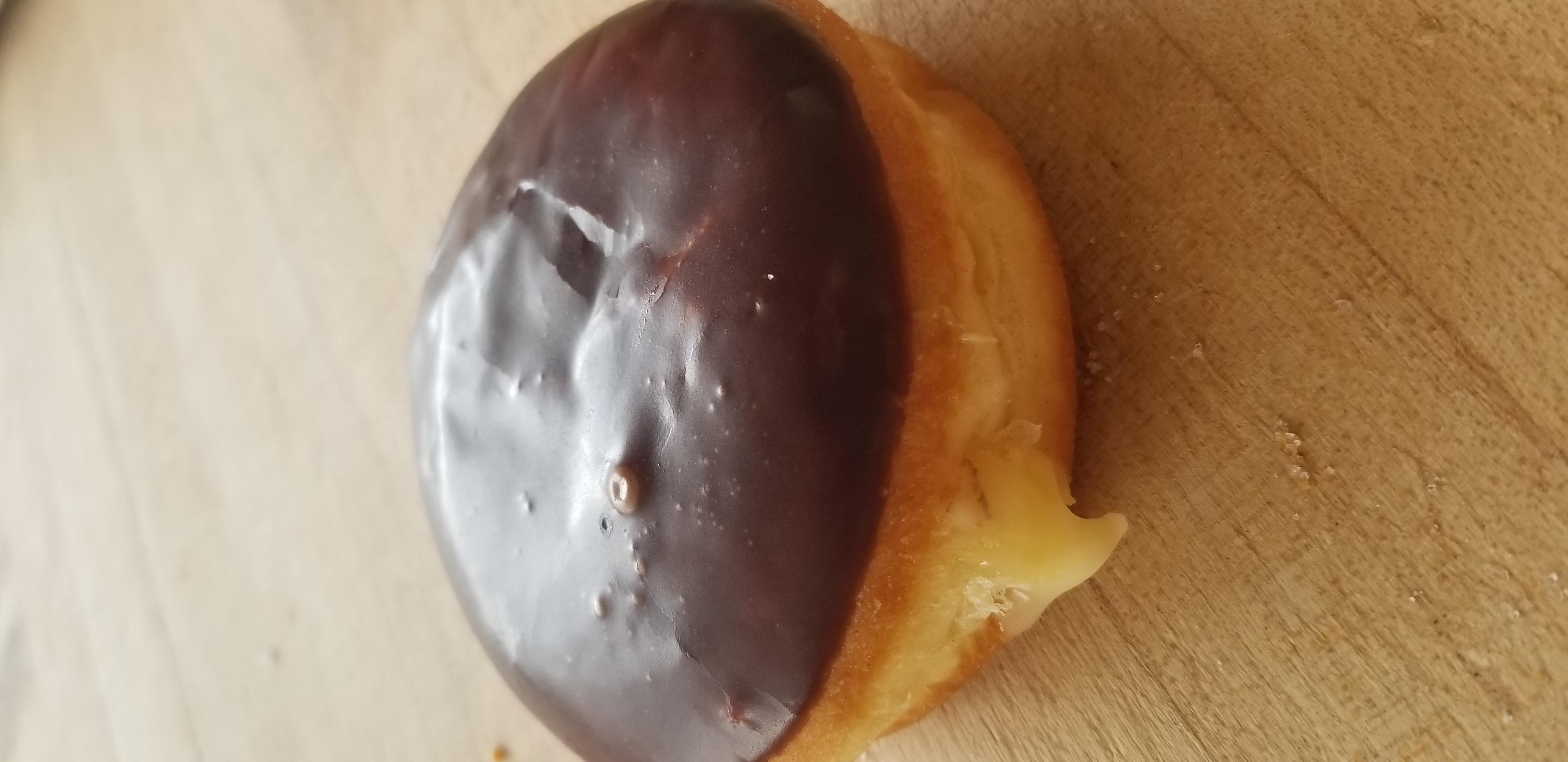 Order Bavarian Cream Donut food online from Magee Donuts store, Los Angeles on bringmethat.com