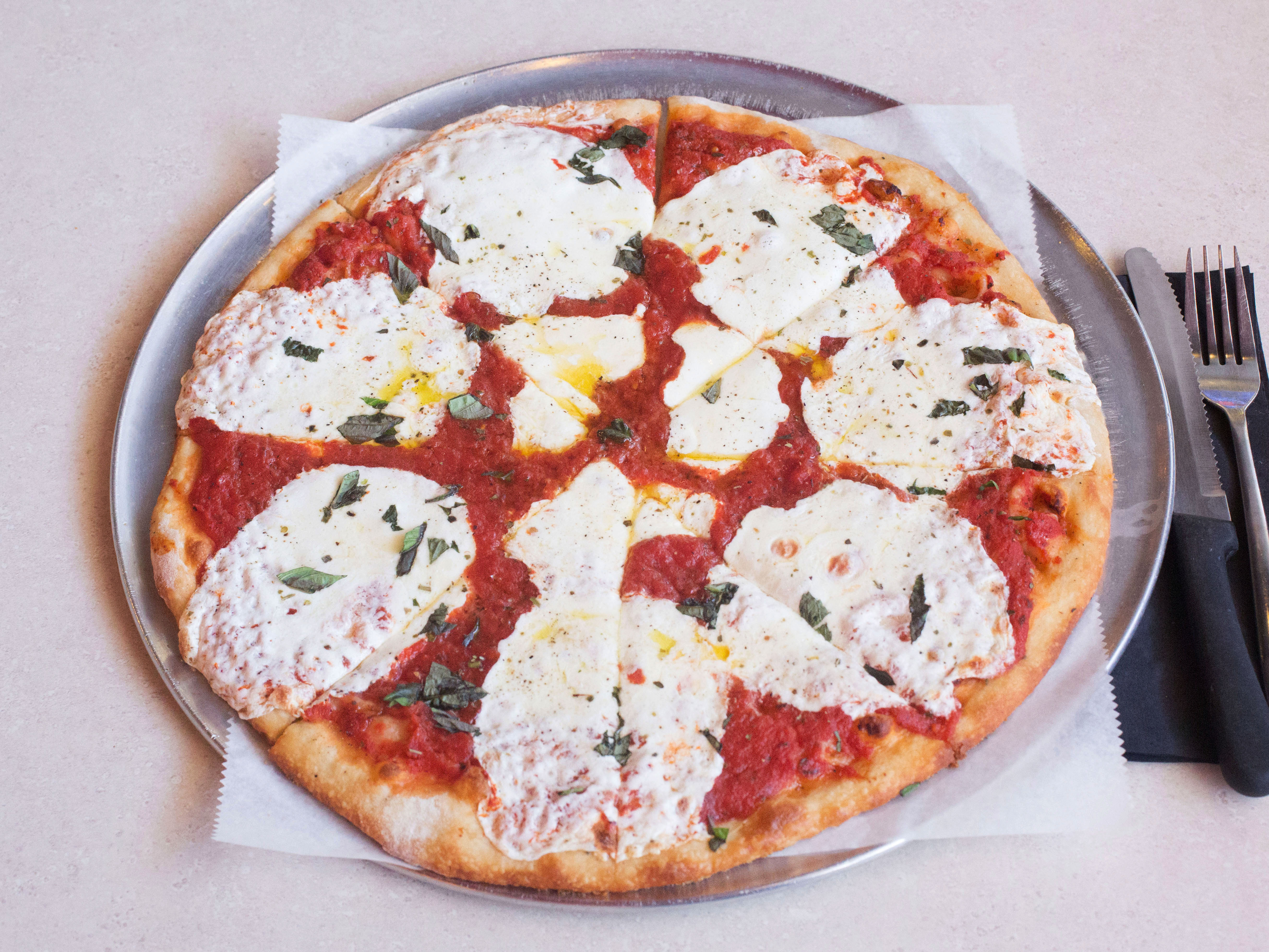 Order Pizza ala Margherita food online from Giulios Pizza Restaurant store, North Haven on bringmethat.com