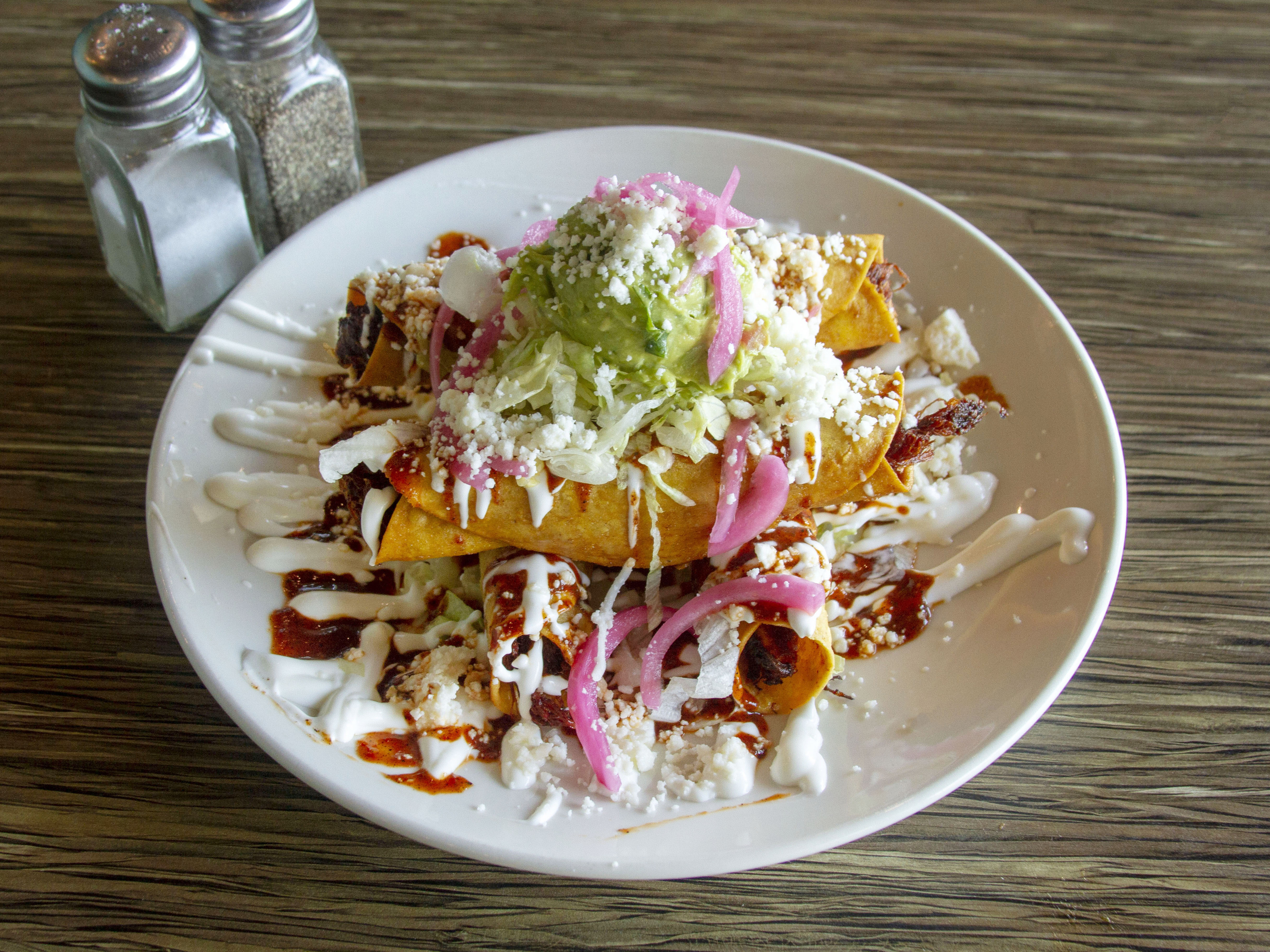 Order Flautas de Maiz food online from Que Pasa Mexican Cafe store, Visalia on bringmethat.com