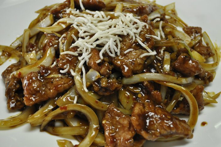 Order 75. Mongolian Beef food online from Wing Wah Lau Chinese Restaurant store, Chicago on bringmethat.com