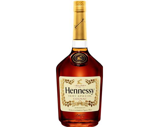 Order Hennessy VS, 750mL cognac (40.0% ABV) food online from Ogden Wine & Spirit store, Naperville on bringmethat.com