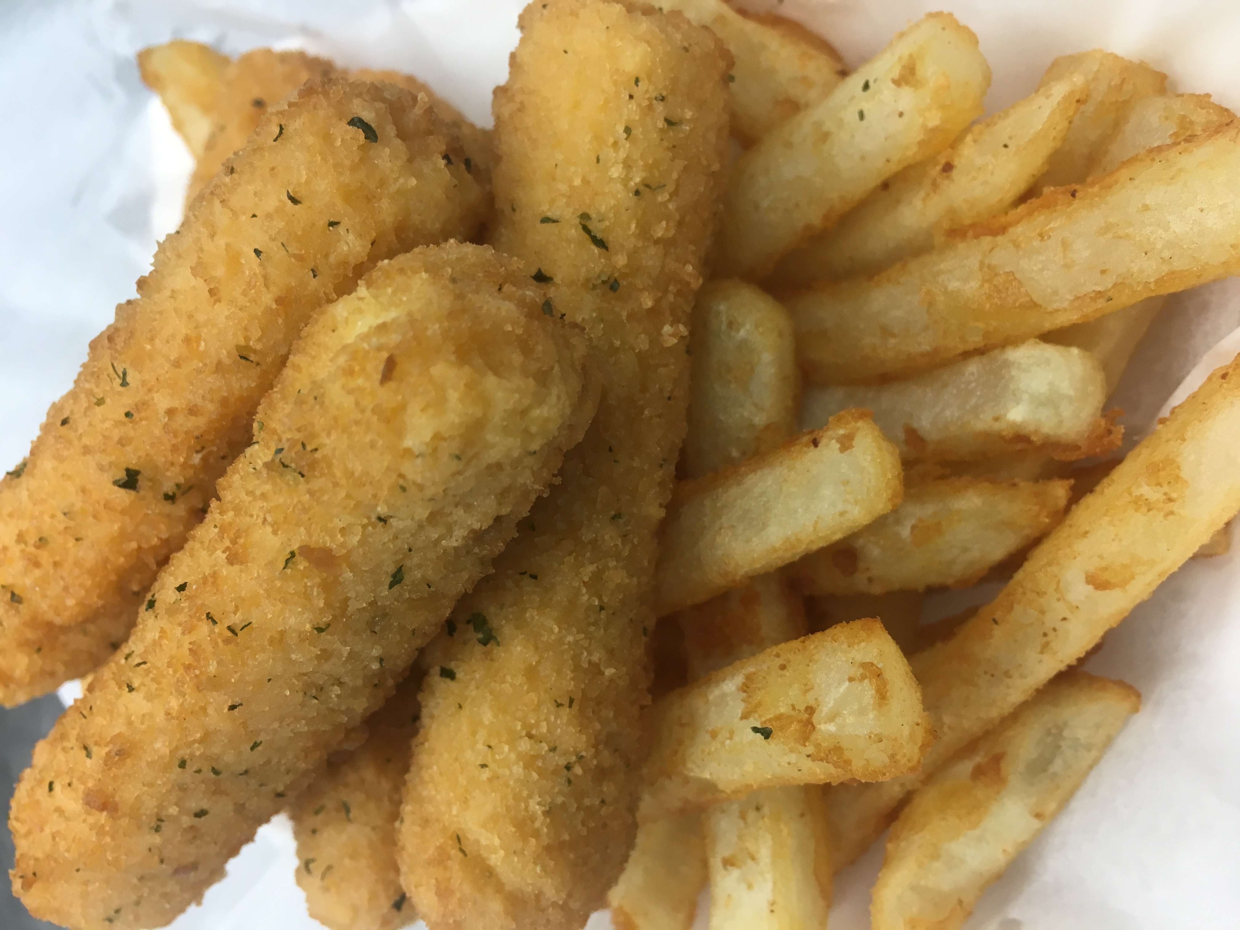 Order 5pc Cheese Sticks food online from Sharks Fish & Chicken store, Chicago on bringmethat.com