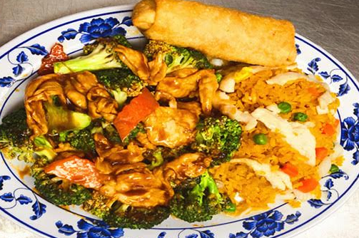 Order D6. Chicken with Broccoli Dinner Special  food online from Red Apple Chinese Restaurant store, Waterloo on bringmethat.com