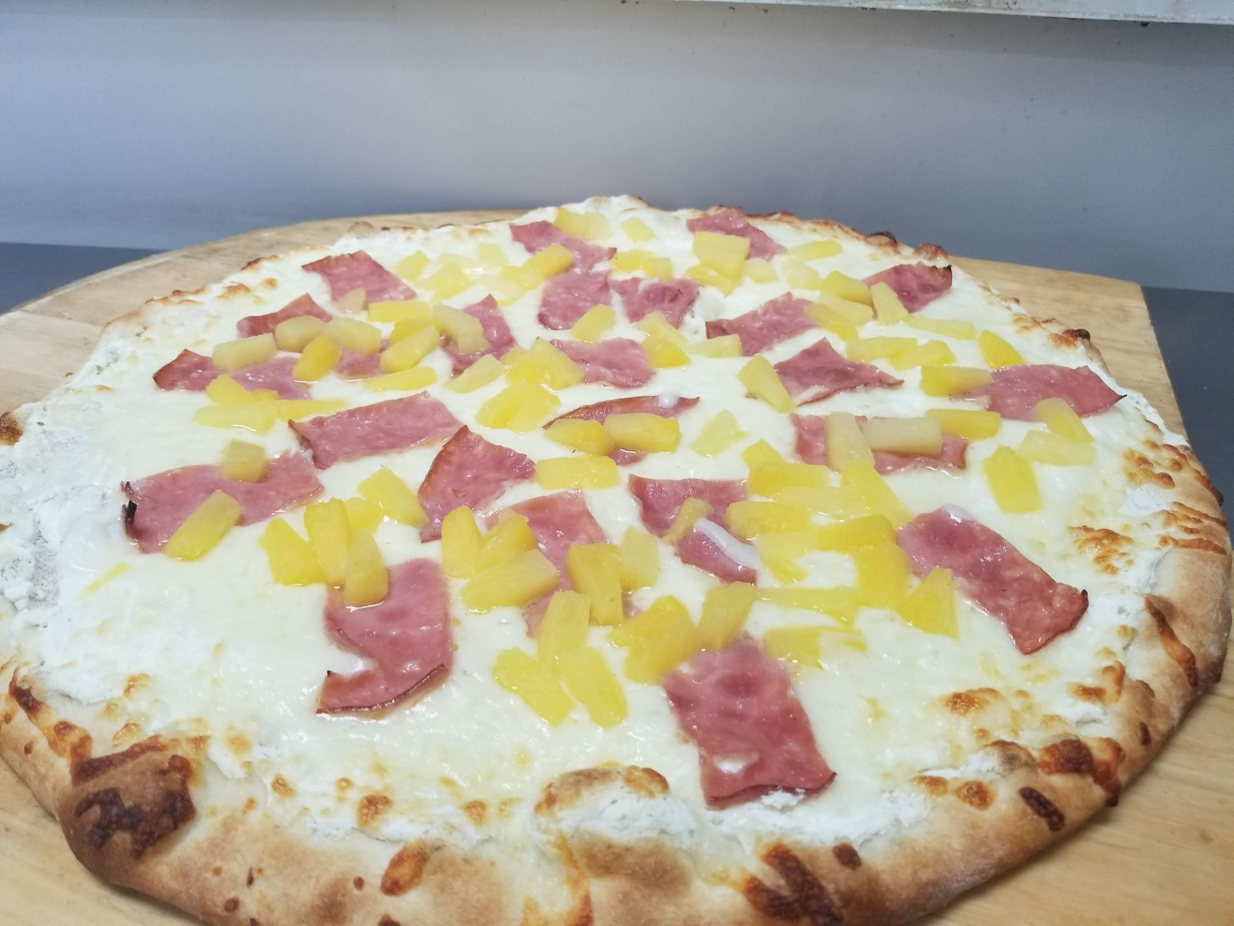 Order Hawaiian Pizza food online from Illianos Pizza store, Clemmons on bringmethat.com